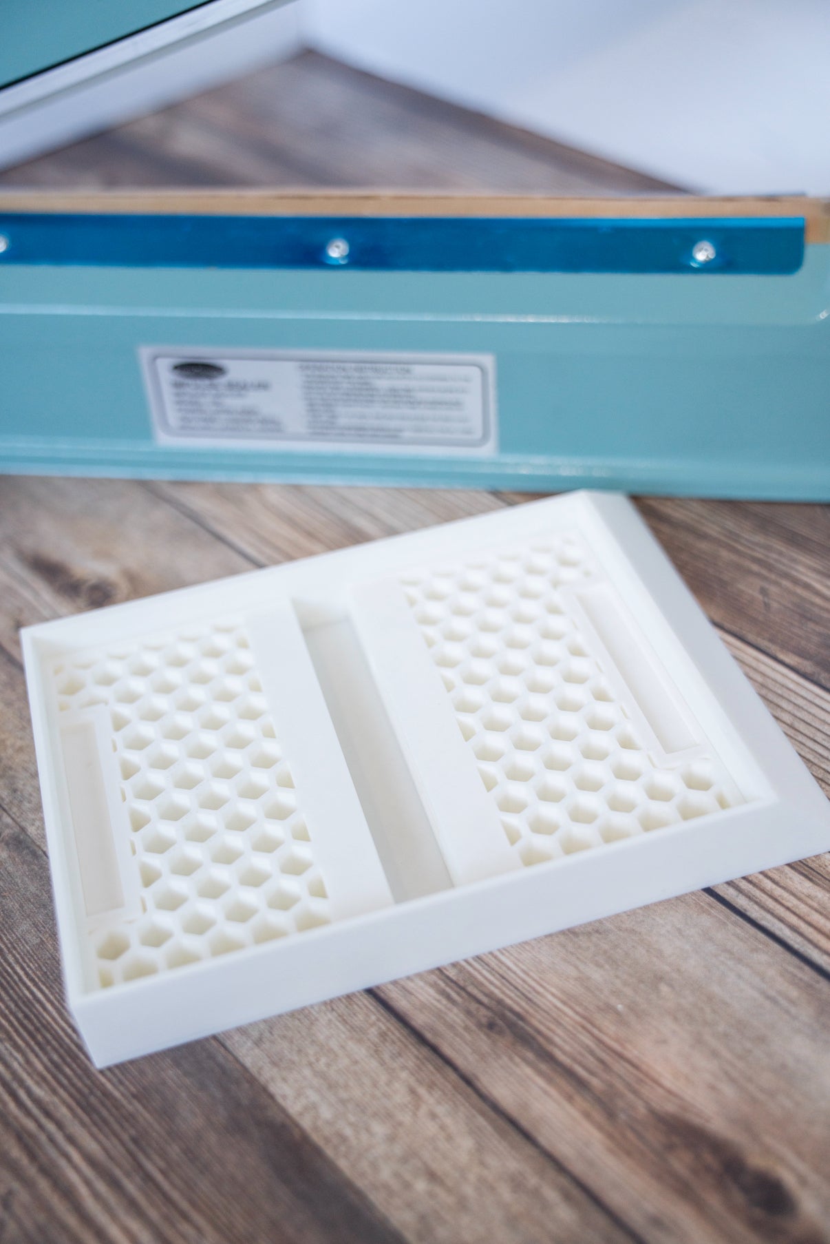 Cookie Curator Heat Sealer Table